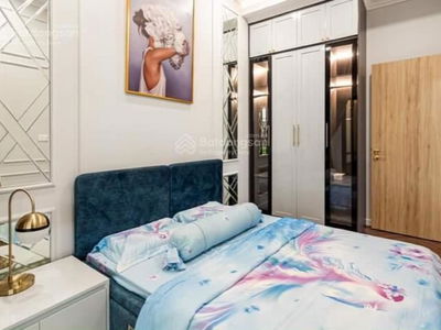 Topaz Twins, Vietnam Topaz Twins, Vietnam