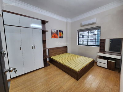 Me Tri Street, Vietnam Me Tri Street, Vietnam