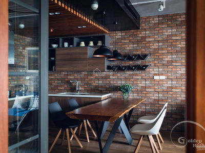 D'. Le Roi Soleil - Quang An, Vietnam D'. Le Roi Soleil - Quang An, Vietnam