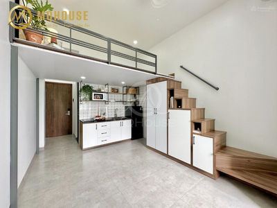 Lac Long Quan Street, Vietnam Lac Long Quan Street, Vietnam