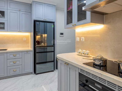 D'. Le Roi Soleil, Vietnam D'. Le Roi Soleil, Vietnam