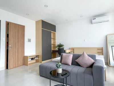 Nguyen Cuu Van Street, Vietnam Nguyen Cuu Van Street, Vietnam