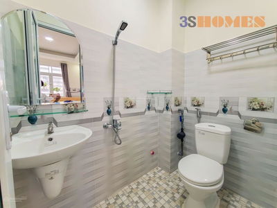 Bach Dang Street, Vietnam Bach Dang Street, Vietnam