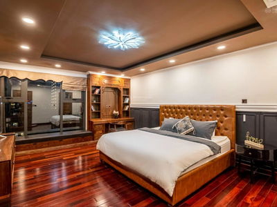 D'. Le Roi Soleil, Vietnam D'. Le Roi Soleil, Vietnam