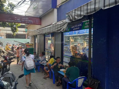 Nguyen Tat Thanh Street, Vietnam  Nguyen Tat Thanh Street, Vietnam