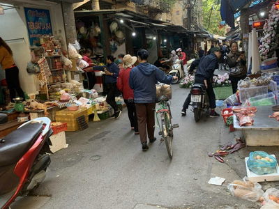 Hoang Ngoc Phach Street, Vietnam Hoang Ngoc Phach Street, Vietnam