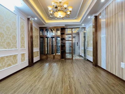 Hoang Cau Street, Vietnam Hoang Cau Street, Vietnam