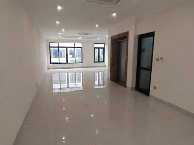 Ham Nghi Street, Vietnam Ham Nghi Street, Vietnam