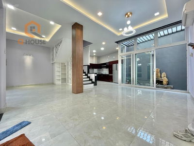 Tran Nao Street, Vietnam  Tran Nao Street, Vietnam