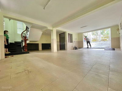 Tran Nao Street, Vietnam  Tran Nao Street, Vietnam