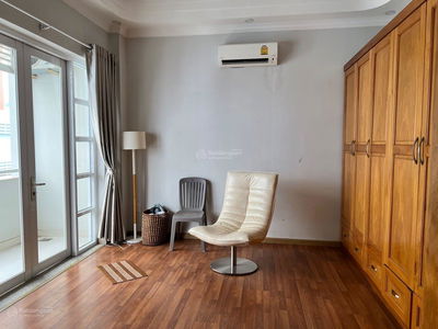 Nguyen Cuu Van Street, Vietnam Nguyen Cuu Van Street, Vietnam