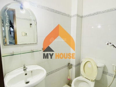 Thao Dien Street, Vietnam  Thao Dien Street, Vietnam