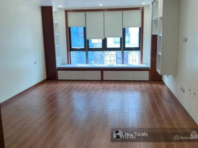 Hoang Cau Street, Vietnam Hoang Cau Street, Vietnam