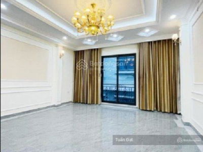 Lac Long Quan Street, Vietnam Lac Long Quan Street, Vietnam