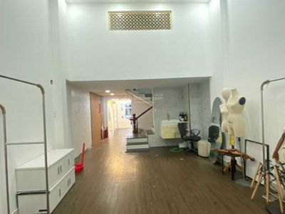 Van Kiep Street, Vietnam  Van Kiep Street, Vietnam