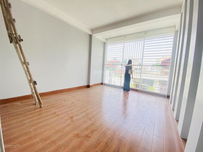 Hoang Hoa Tham Street, Vietnam  Hoang Hoa Tham Street, Vietnam