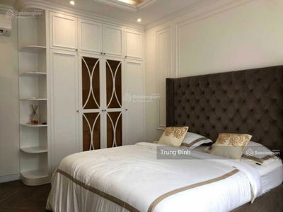 Nguyen Hong Street, Vietnam Nguyen Hong Street, Vietnam