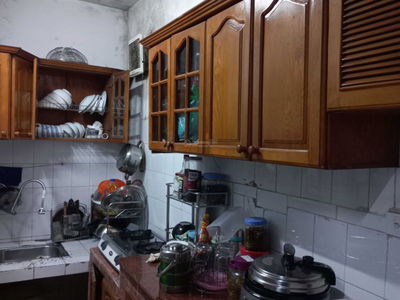 Nguyen Van Cu Street, Vietnam  Nguyen Van Cu Street, Vietnam