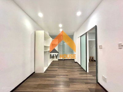 Thao Dien Street, Vietnam  Thao Dien Street, Vietnam