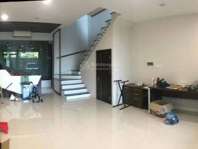 Le Quang Dao Street, Vietnam Le Quang Dao Street, Vietnam