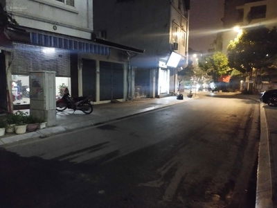 Lac Long Quan Street, Vietnam Lac Long Quan Street, Vietnam