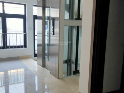 Xuan La Street, Vietnam Xuan La Street, Vietnam