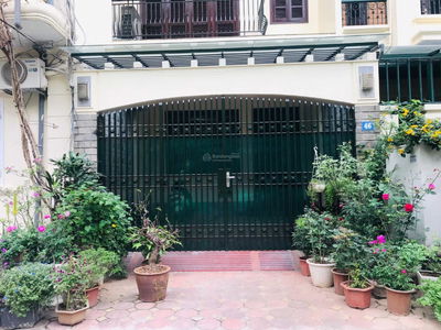 Nguyen Hong Street, Vietnam Nguyen Hong Street, Vietnam