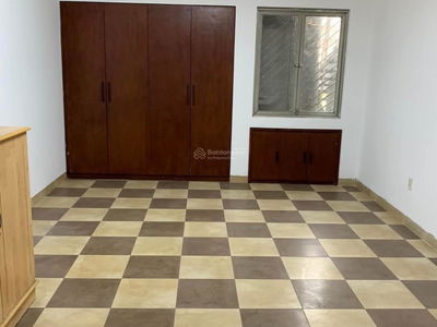 Le Duc Tho Street, Vietnam Le Duc Tho Street, Vietnam