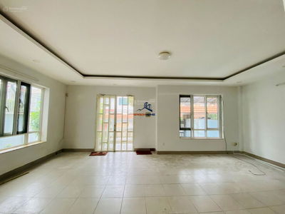 Song Hanh Street, Vietnam  Song Hanh Street, Vietnam