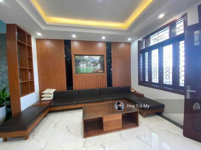 Lac Long Quan Street, Vietnam Lac Long Quan Street, Vietnam