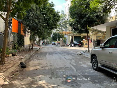 Phu Dien Street, Vietnam Phu Dien Street, Vietnam