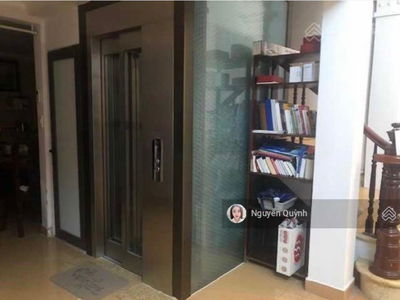 Hoang Cau Street, Vietnam Hoang Cau Street, Vietnam