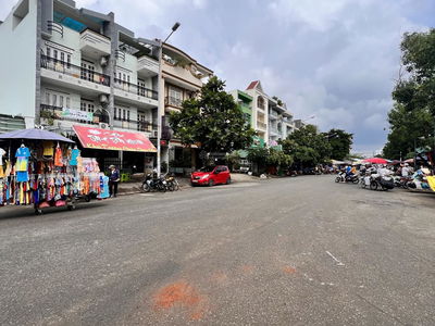 Go O Moi Street, Vietnam  Go O Moi Street, Vietnam