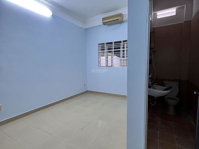 Go O Moi Street, Vietnam Go O Moi Street, Vietnam