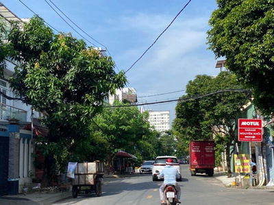 Le Duc Tho Street, Vietnam Le Duc Tho Street, Vietnam