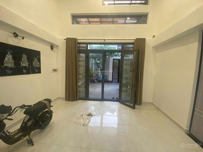 Le Van Tho Street, Vietnam Le Van Tho Street, Vietnam