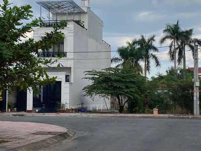 Long Thuan Street, Vietnam Long Thuan Street, Vietnam