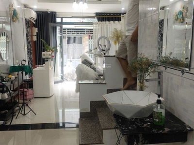 Le Duc Tho Street, Vietnam Le Duc Tho Street, Vietnam