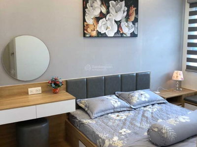 Topaz Twins, Vietnam Topaz Twins, Vietnam