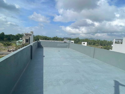 Bald Street 11, Vietnam  Bald Street 11, Vietnam