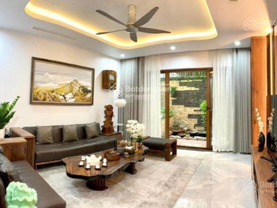 Trung Kinh Street, Vietnam Trung Kinh Street, Vietnam