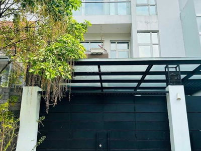 Su Van Hanh Street Su Van Hanh Street