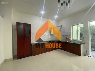 Cao Duc Lan Street, Vietnam  Cao Duc Lan Street, Vietnam