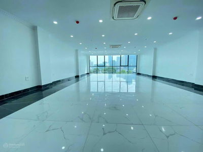 Khuc Thua Du Street, Vietnam  Khuc Thua Du Street, Vietnam