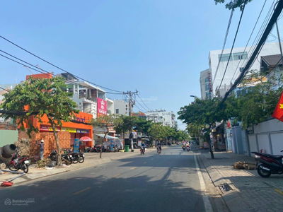 Nguyen Thi Thap Street, Vietnam Nguyen Thi Thap Street, Vietnam