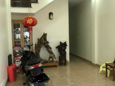 Dam Quang Trung Street, Vietnam Dam Quang Trung Street, Vietnam