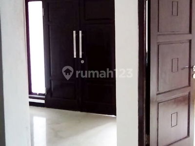 Жилье в South Tangerang, Indonesia Жилье в South Tangerang, Indonesia