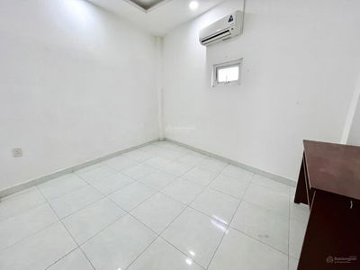 Nguyen Thanh Tuyen Street, Vietnam Nguyen Thanh Tuyen Street, Vietnam