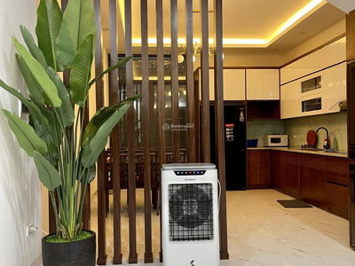 Dong Me Street, Vietnam Dong Me Street, Vietnam