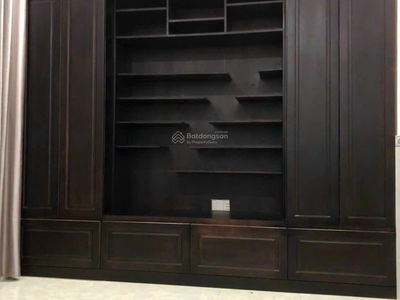 Vo Van Hat Street, Vietnam  Vo Van Hat Street, Vietnam